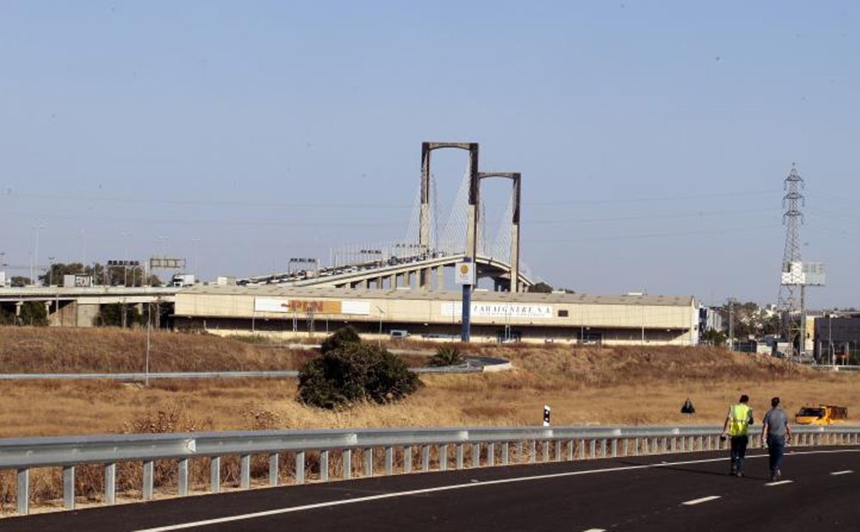 La carretera SE-31, alternativa para que los camiones no transiten por el puente del Centenario