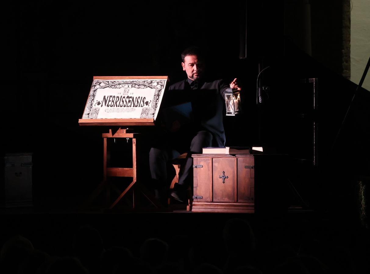 José Valencia, durante su espectáculo, en el Real Alcázar de Sevilla