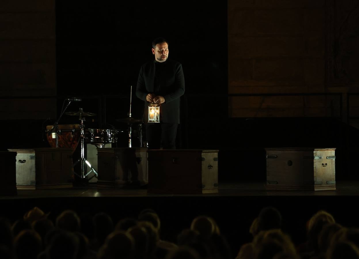 José Valencia, durante su espectáculo, en el Real Alcázar de Sevilla
