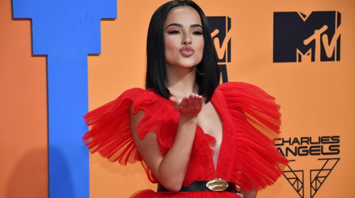 Becky G cancela su concierto en Icónica Sevilla Fest para asistir a los Premios Billboard