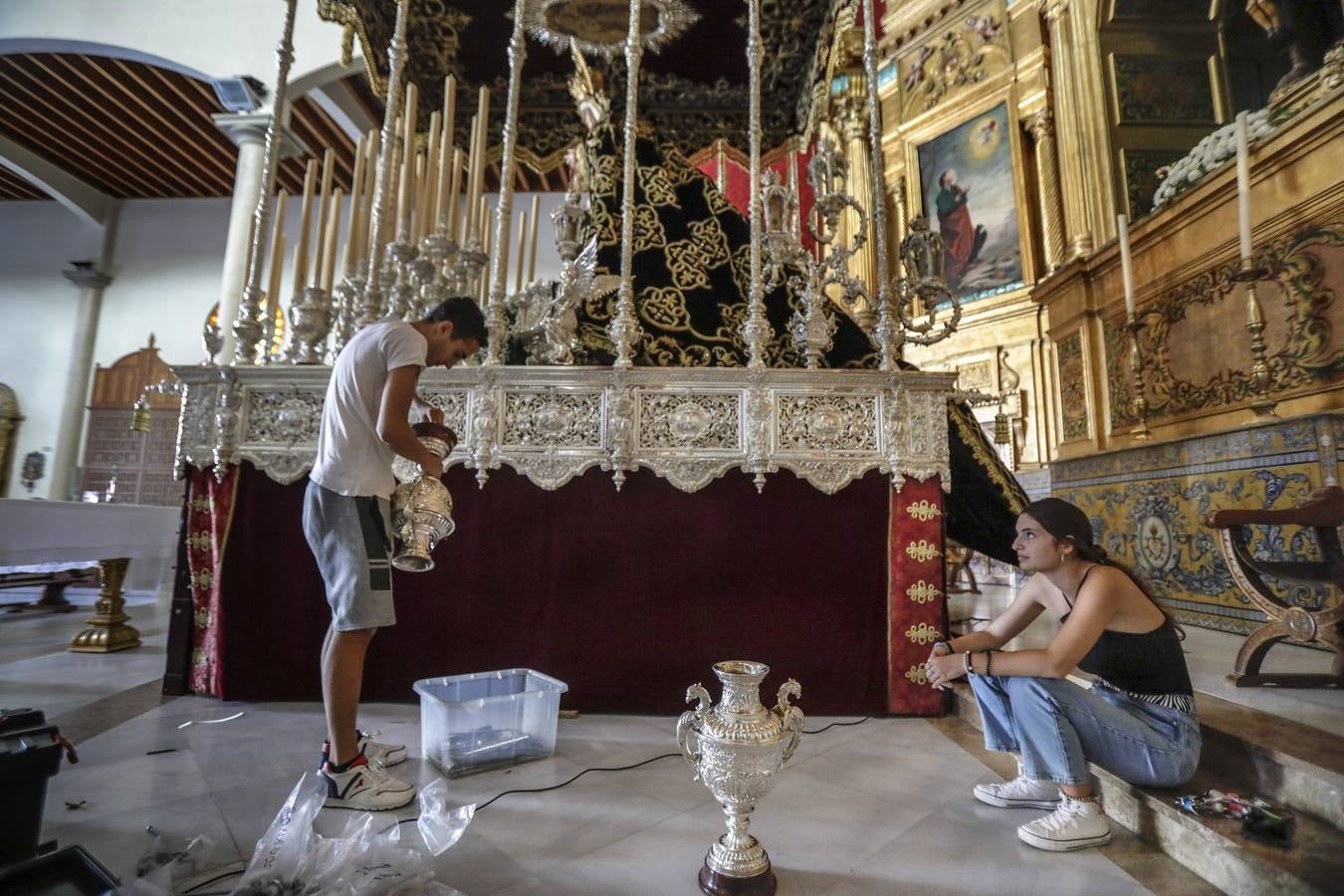 El barrio sevillano del Cerro del Águila se prepara para la salida extraordinaria de la Virgen de los Dolores