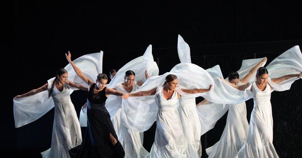 Rafaela Carrasco y su cuerpo de baile en el estreno mundial de la nueva obra en el teatro de la Maestranza