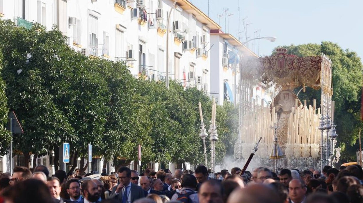 El Tiro de Línea celebra el 50 aniversario de la coronación de la Virgen de las Mercedes, en imágenes