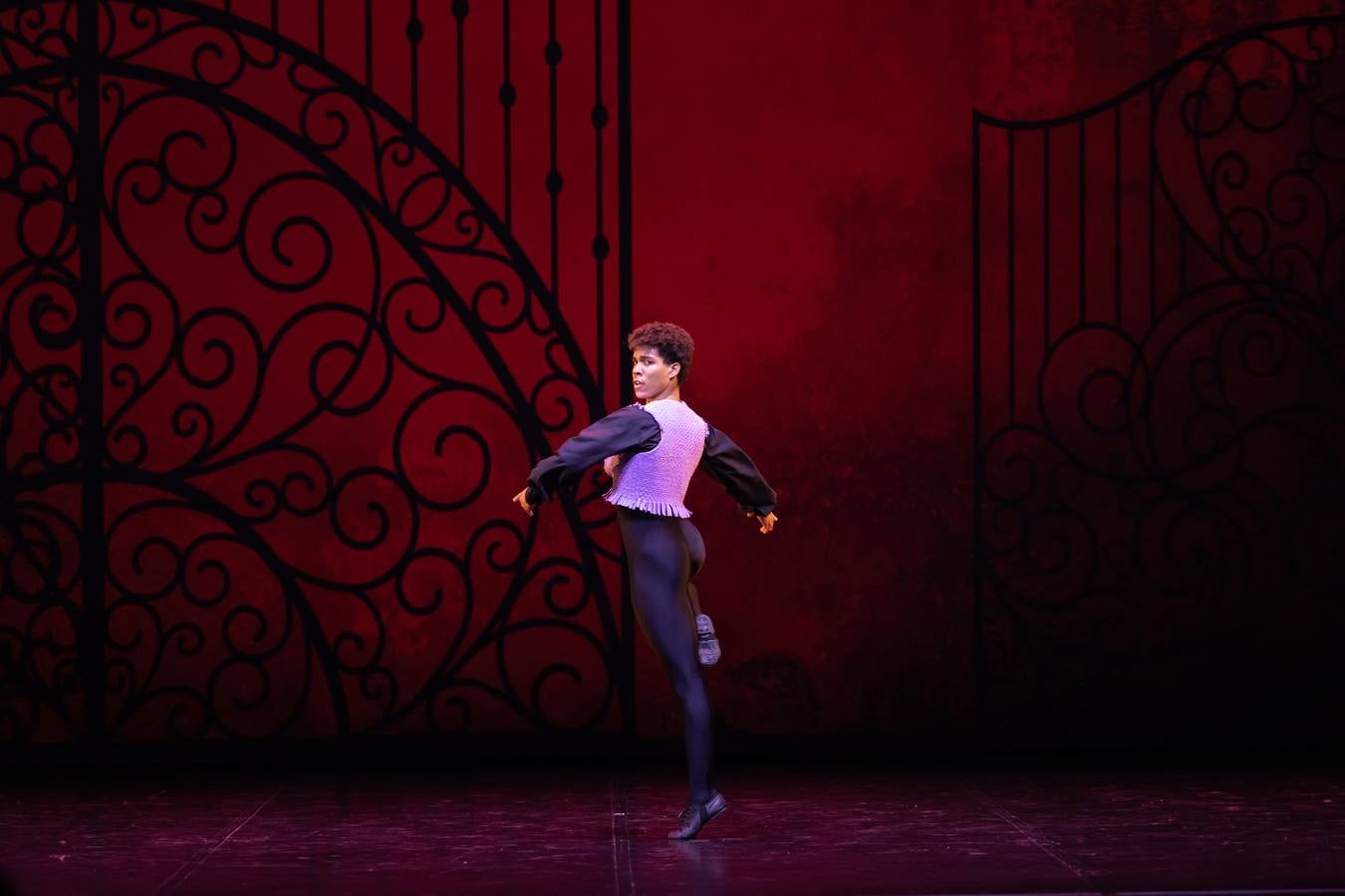 El ballet blanco volvió al Maestranza con el homenaje a Alicia Alonso