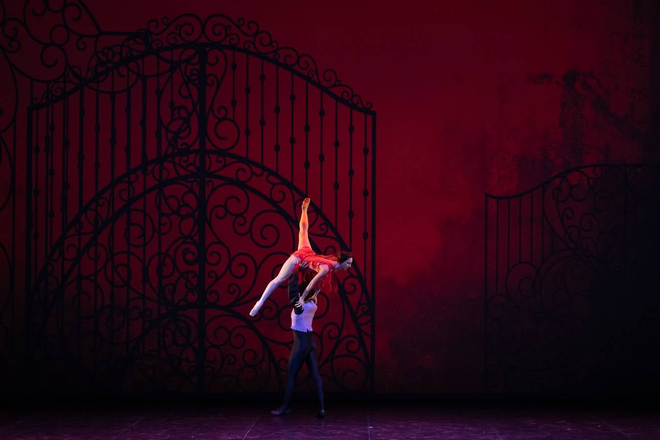 El ballet blanco volvió al Maestranza con el homenaje a Alicia Alonso