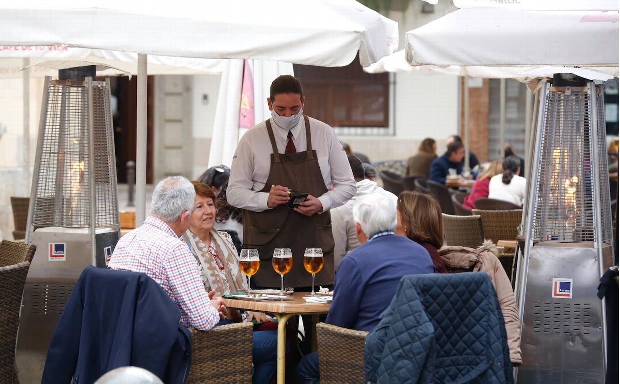 Los incentivos para contrataciones de desempleados oscilan entre los 3.500 y los 6.600 euros