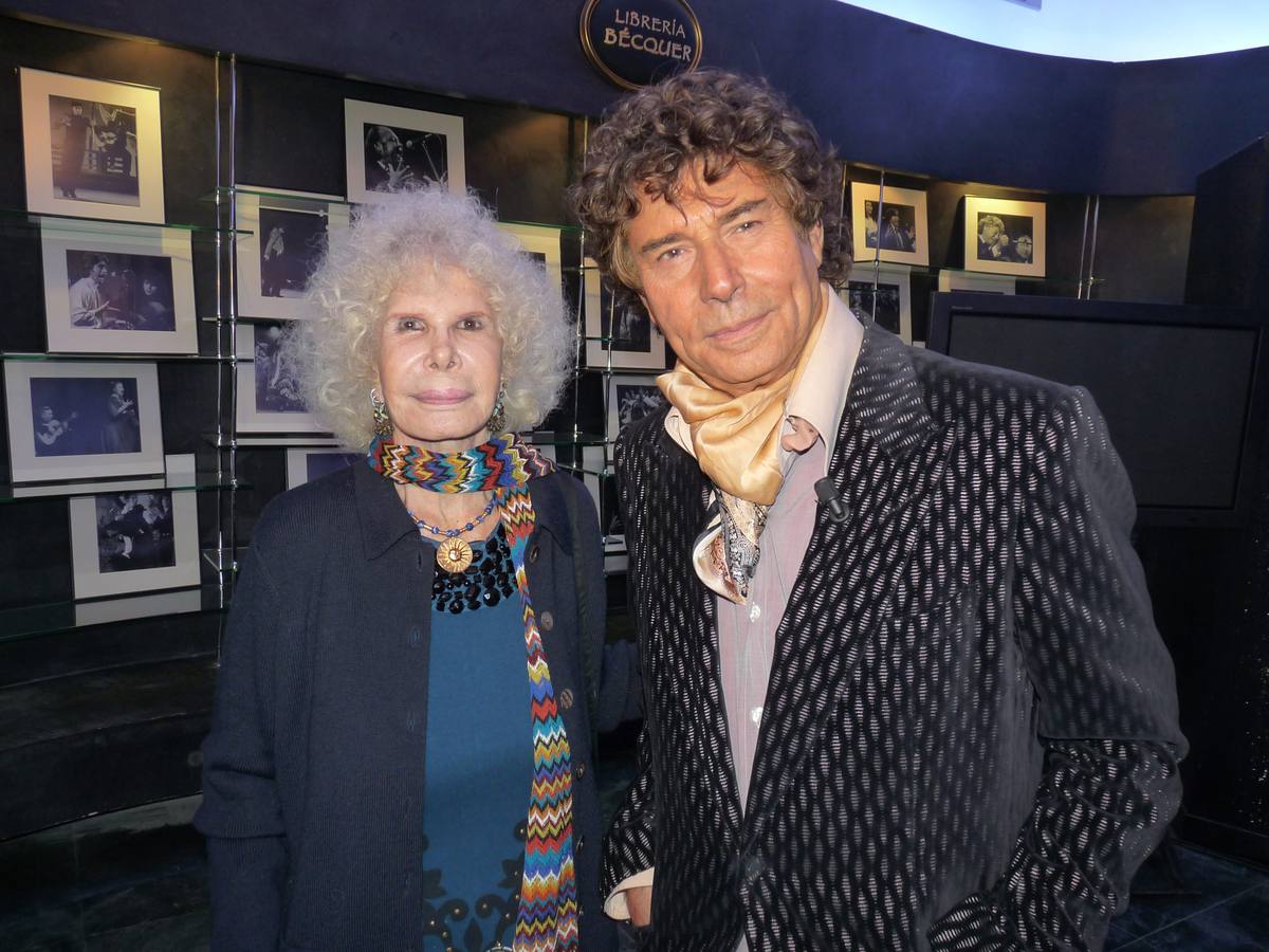 La duquesa de Alba y Jesús Quintero