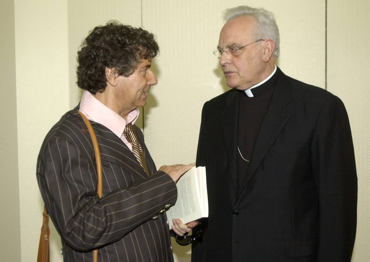 Con Carlos Amigo Vallejo cuando era arzobispo de Sevilla