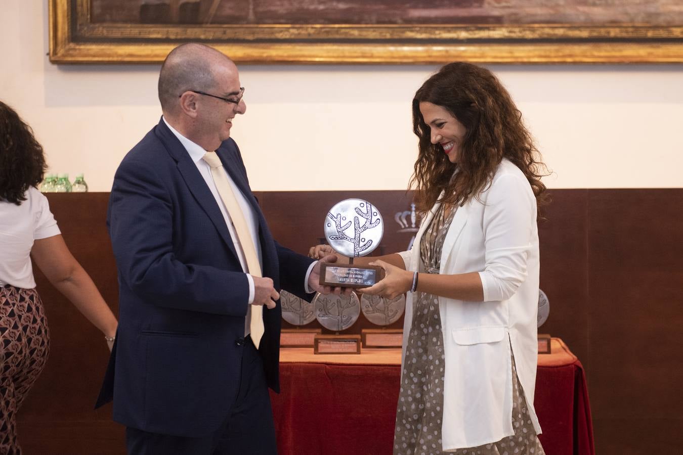 Jaime Bedmar recibe uno de los premios