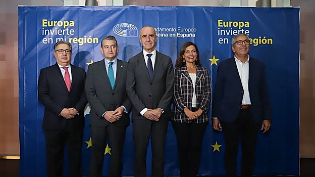 Antonio Muñoz, junto a Juan Ignacio Zoido y Antonio Sanz, en las jornadas sobre fondos europeos