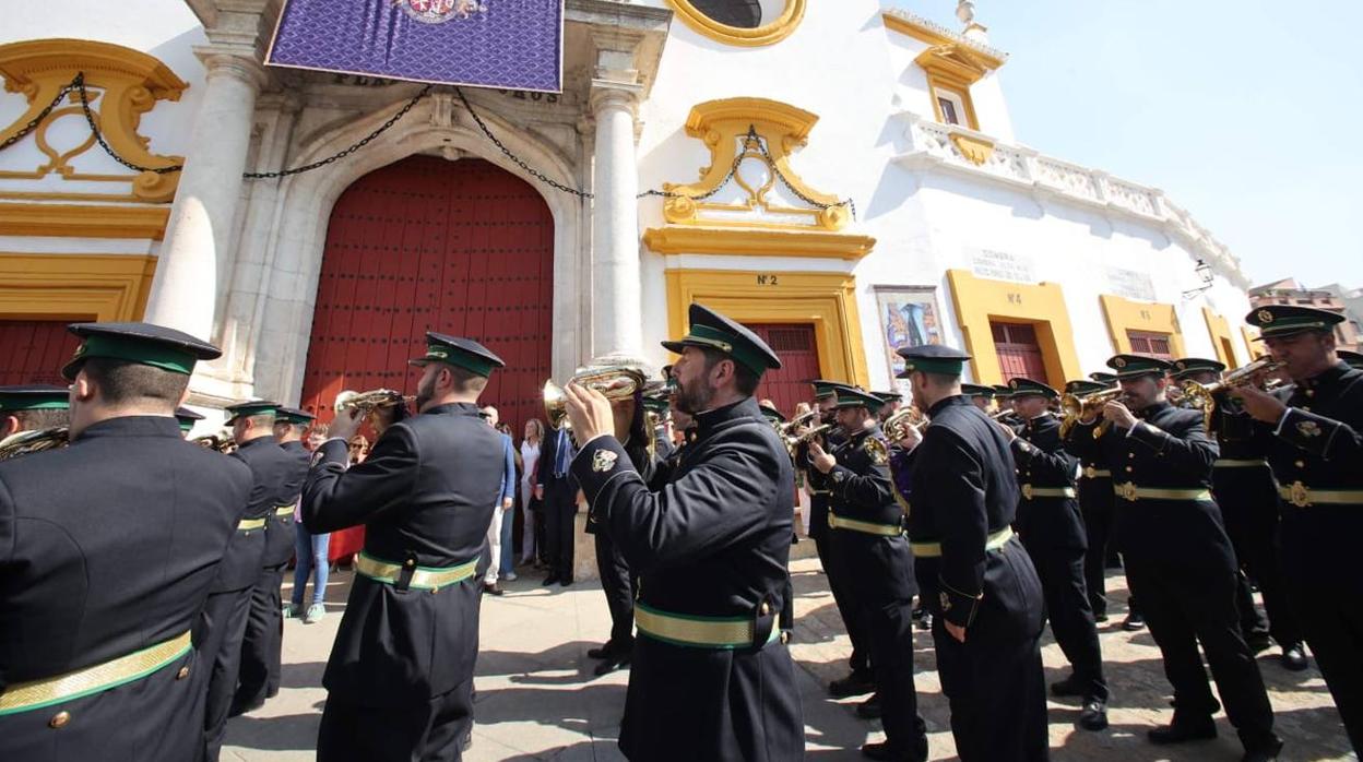 La Centuria Macarena anuncia a Sevilla el festival taurino del Gran Poder