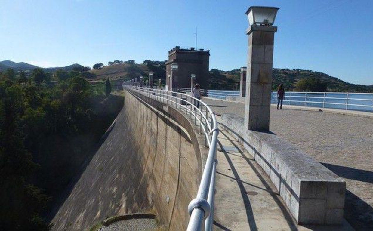 Pantano del Pintado  enclavado entre los términos de Cazalla, Real de la Jara y Guadalcanal