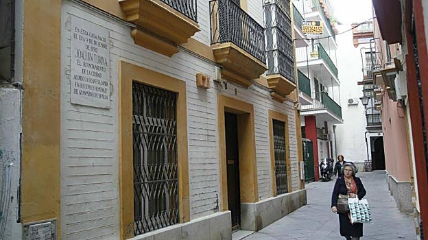 Entrada de la casa natal de Turina