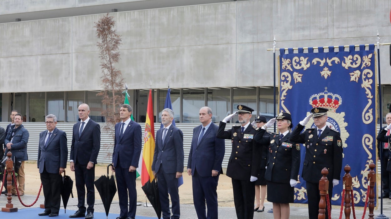 Marlaska admite que la comisaría del Distrito Sur «salda una deuda» con Sevilla