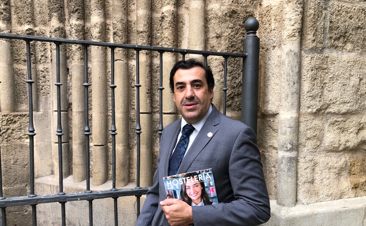 Álvaro Peregil ha presentado su candidatura para liderar el gremio de la hostelería sevillana