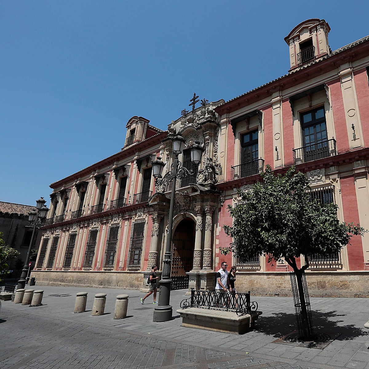 La Archidiócesis de Sevilla investiga la denuncia a un monitor de catequesis por presuntos abusos de un menor en un campamento