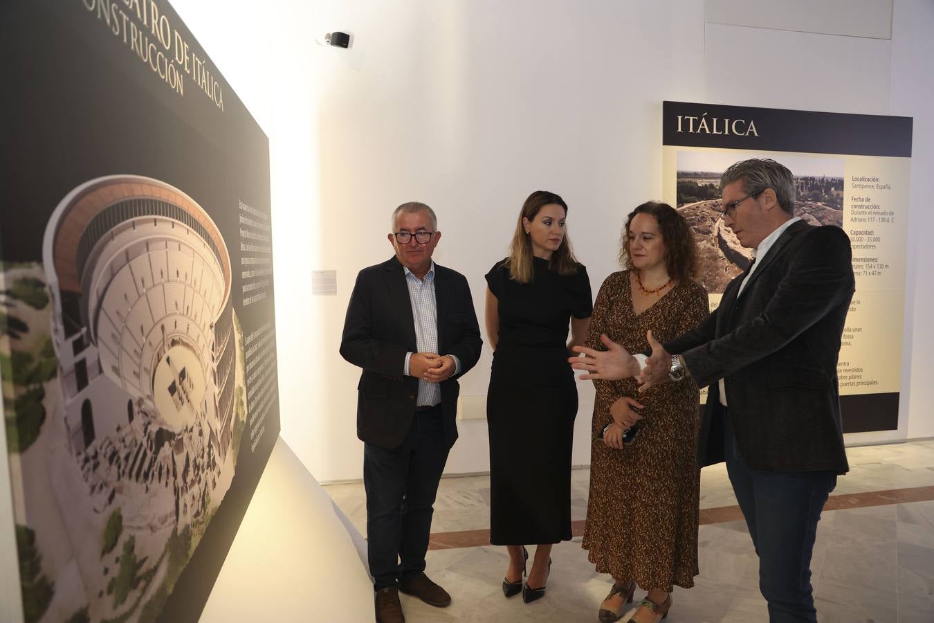 Inauguración de la exposición 'Un coloso para Itálica'.