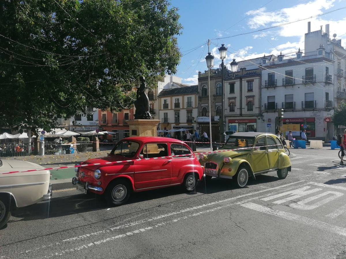 Rodaje de la película 'Te estoy amando locamente' en el Puente de Triana este martes