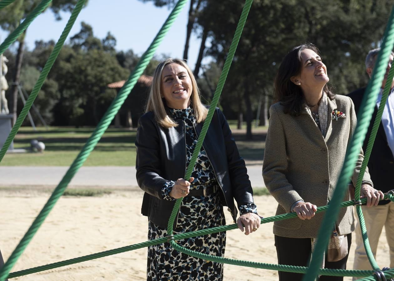 La consejera y la delegada visitaron el parque para ver sus zonas renovadas