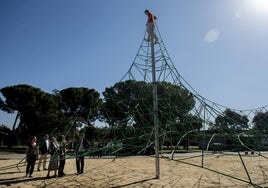 El Parque del Alamillo de Sevilla estrena columpios