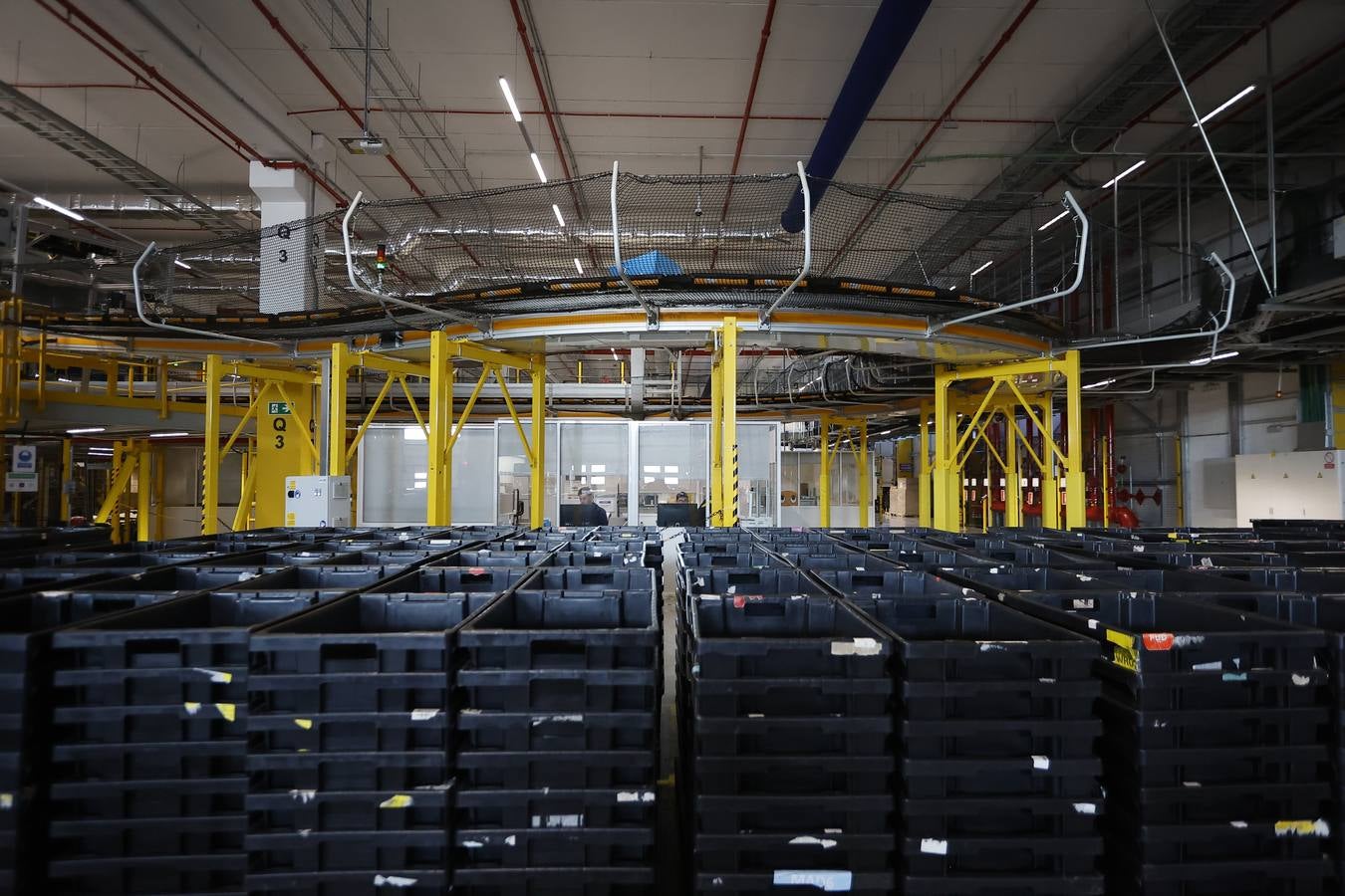 Reportaje gráfico del centro logísitico de Amazon en Sevilla