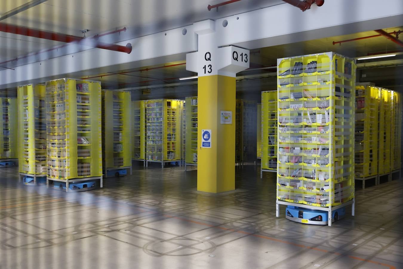 Reportaje gráfico del centro logísitico de Amazon en Sevilla