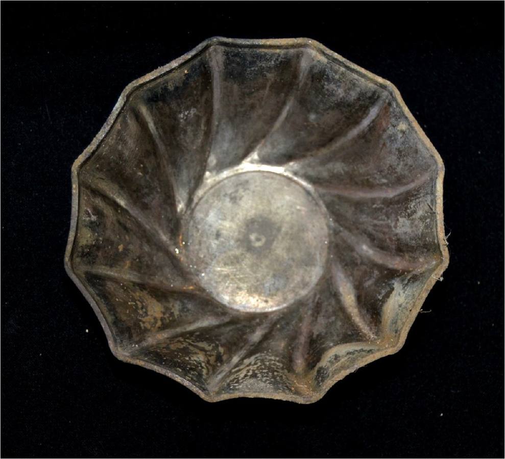 Imágenes de la tumba descubierta por el arqueólogo Alejandro Jiménez y los objetos de valor que albergaba