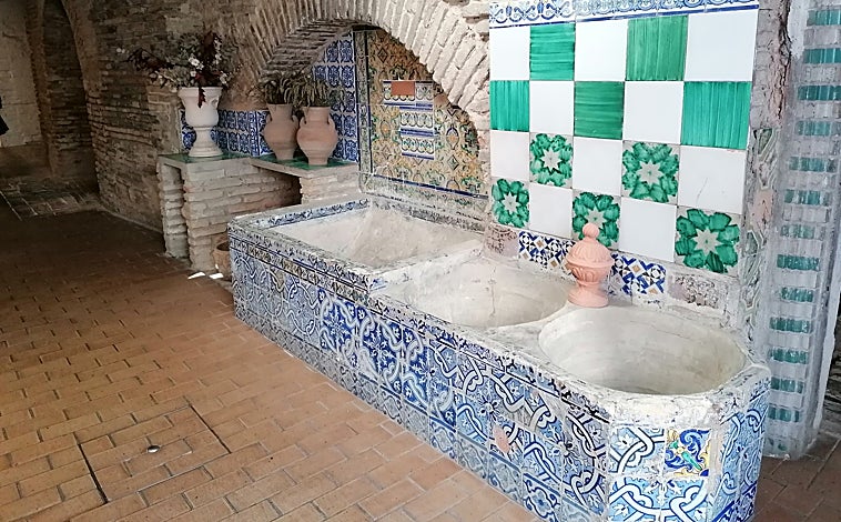 Imagen principal - ISalas interiores y patios de Casa Montalván