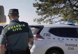 La Guardia Civil rescata en Sevilla a una anciana y su hija discapacitada de un escape de gas