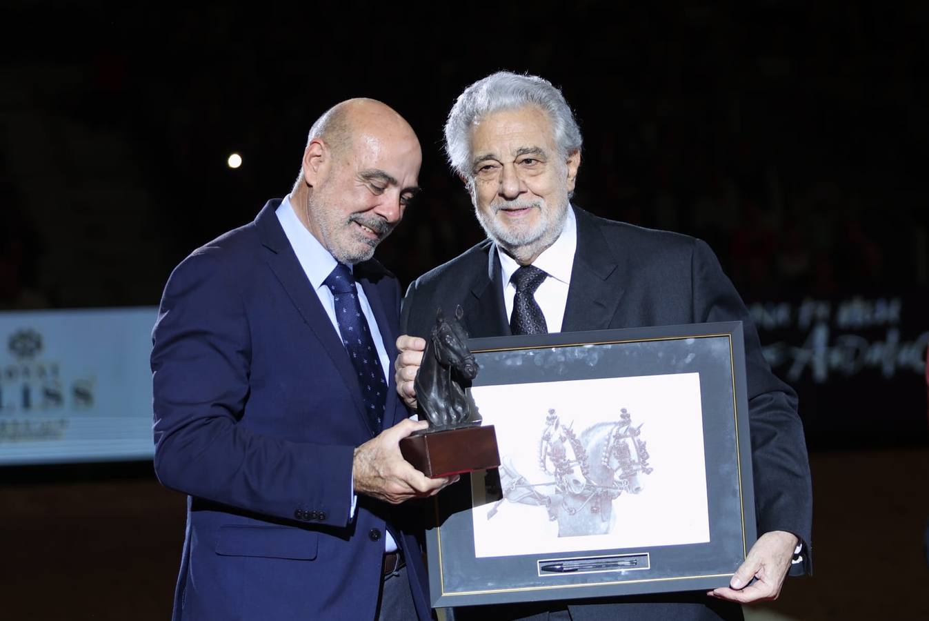 El tenor recoge su premio en el Sicab