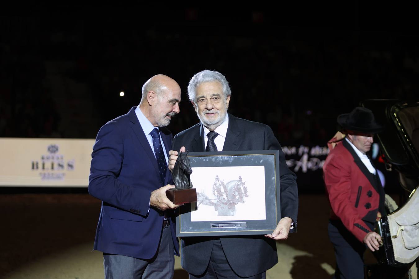 El tenor recoge su premio en el Sicab