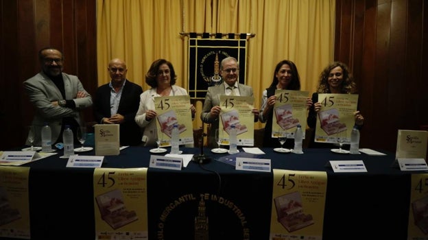 Participantes en el acto de apertura de la 45 Feria del Libro Antiguo y de Ocasión de Sevilla