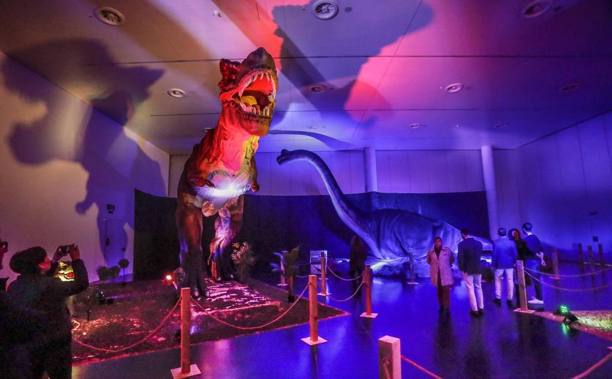 La exposición 'Dinosaurs Live' que puede visitarse en el Pabellón de la Navegación
