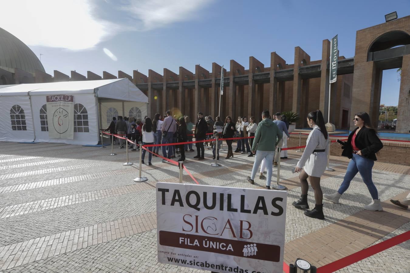 La muestra recibió este sábado mucho público, que disfrutó de la belleza de los caballos de pura raza española 