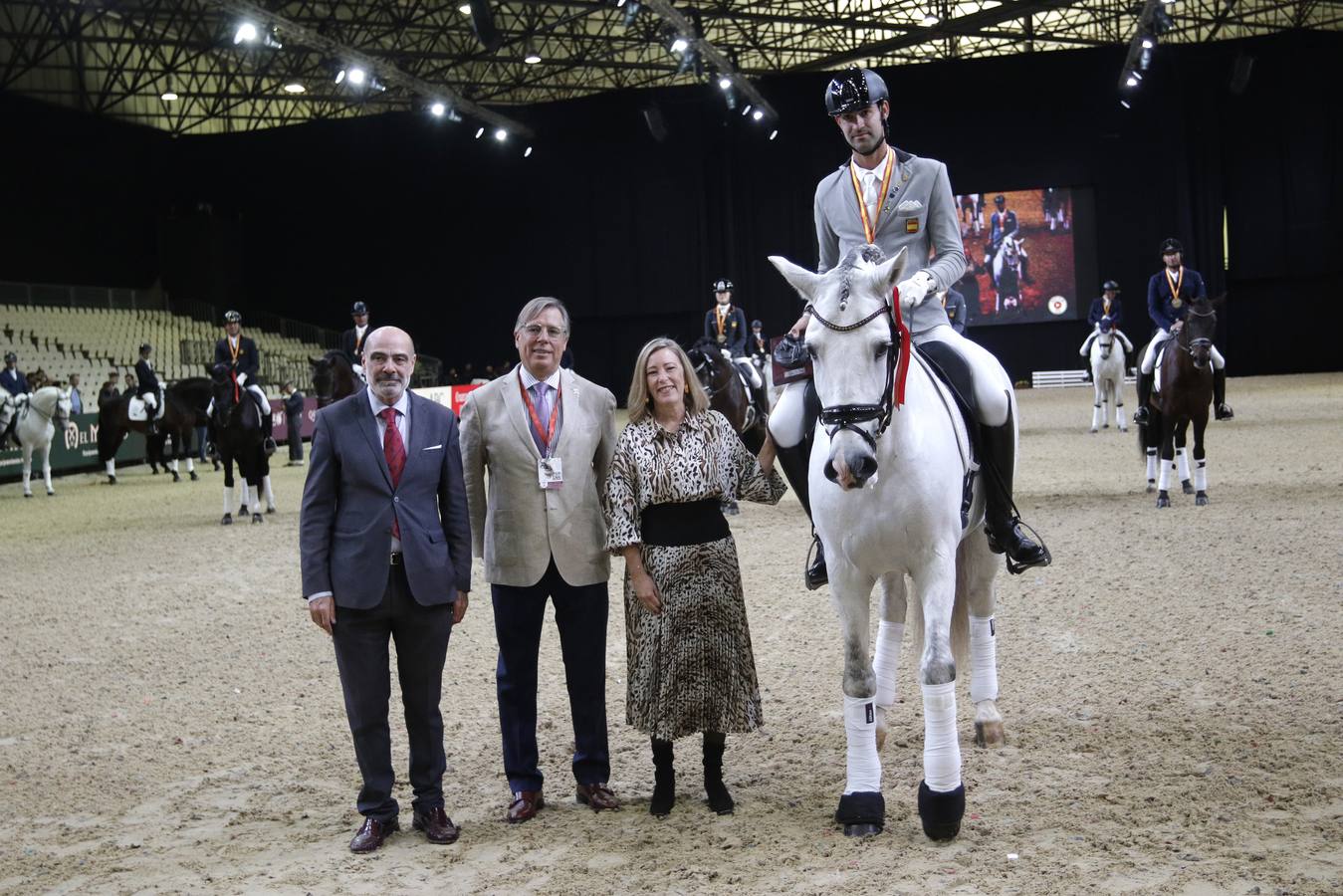 Caballistas y caballos recibieron este domingo sus premios como colofón a una gran edición de Sicab