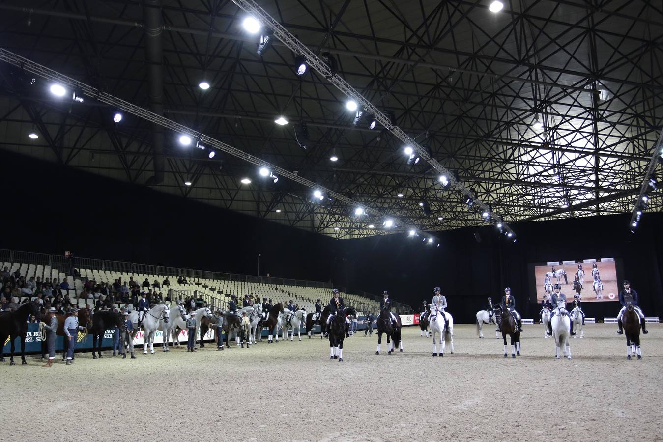 Caballistas y caballos recibieron este domingo sus premios como colofón a una gran edición de Sicab