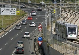 La Junta de Andalucía pagará los trenes de la línea 3 del metro de Sevilla para desbloquear el acuerdo de financiación