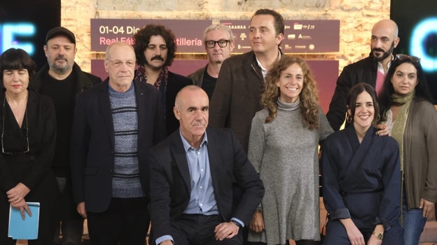 Antonio Muñoz, junto a los responsables del OFFF Sevilla 2022