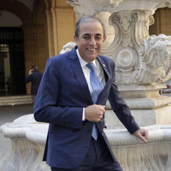 El rector: «Nadie va a expulsar a la Universidad de Sevilla de su edificio más emblemático»