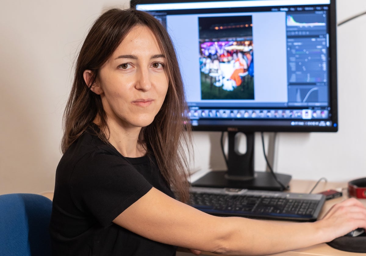 Olia Lykhobyrska, editando una fotografía
