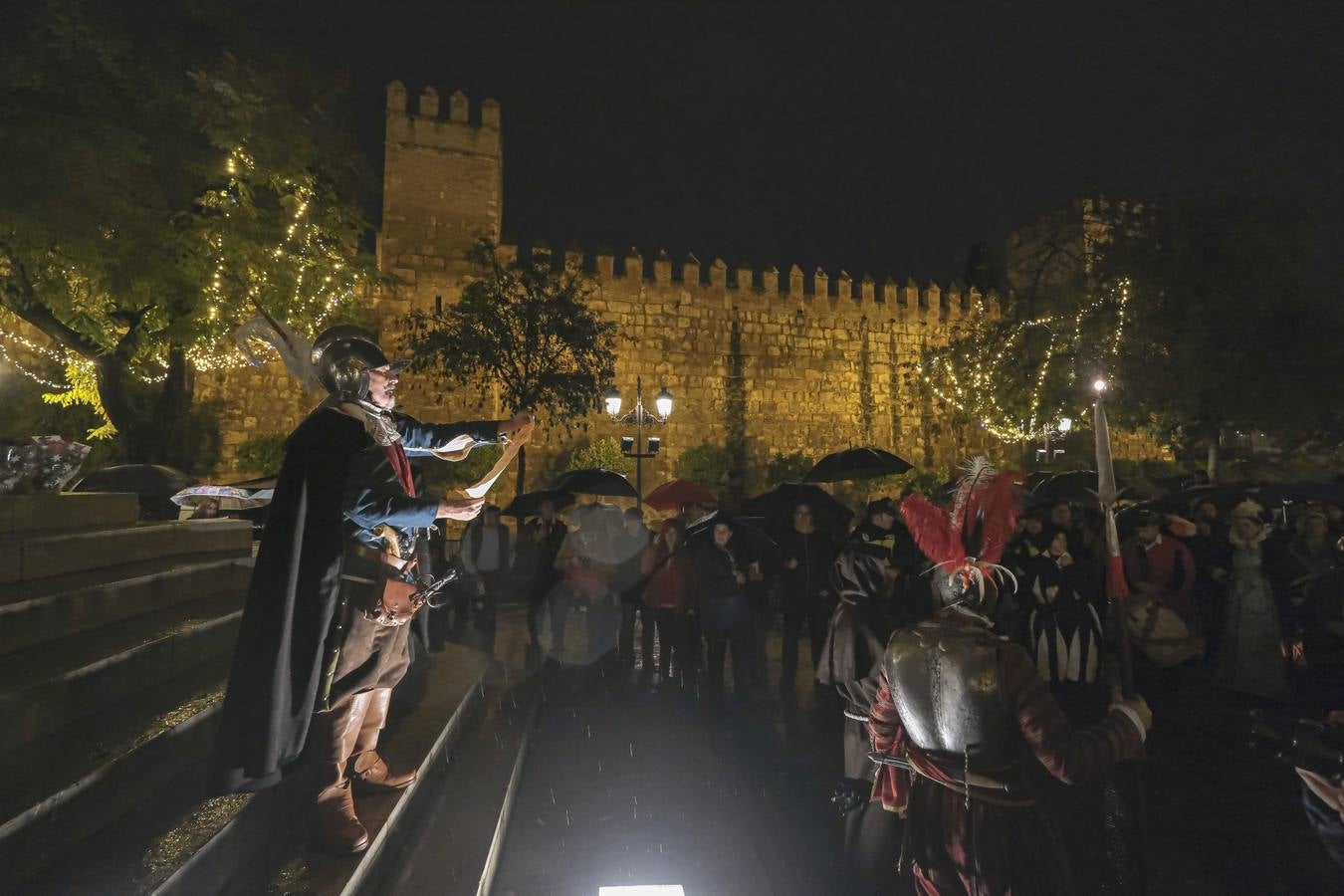 Un momento del desfile de Tercio de Olivares por las calles de Sevilla