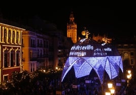 Navidad en Sevilla: La luz llega al templo efímero de San Francisco