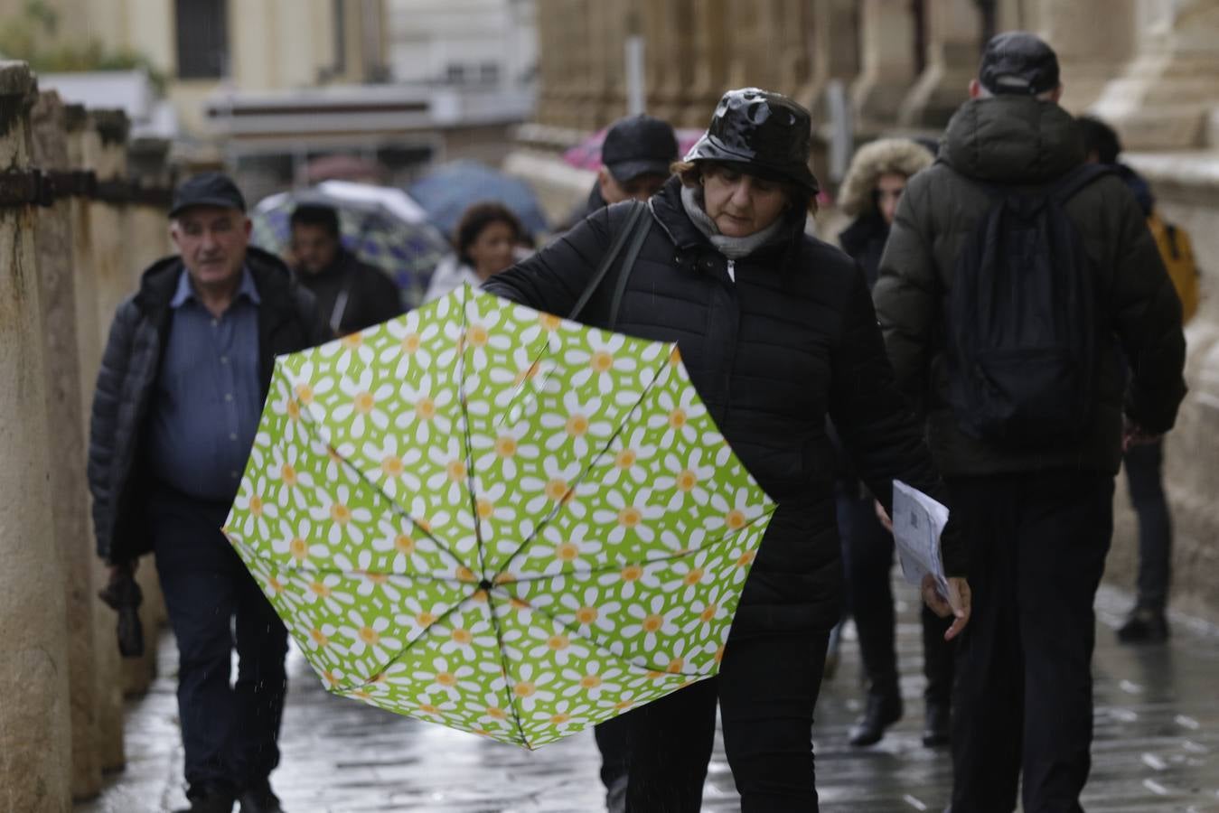 Imágenes que ha dejado la lluvia en el centro de la ciudad
