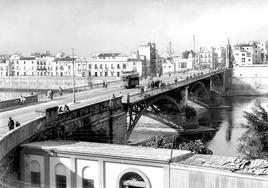 La historia que esconde el origen del puente más emblemático de Sevilla