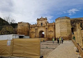 Comienzan las obras de estabilización de la Puerta de Córdoba de Carmona