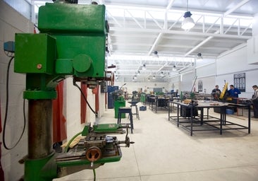 Educación invirtió 2,7 millones en mobiliario de centros educativos sevillanos en 2022