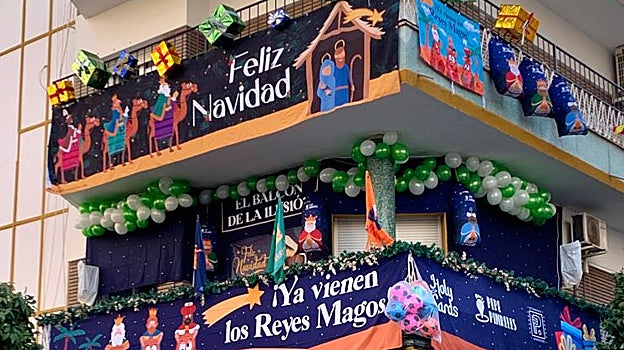 El Balcón de la Ilusión en la calle Asunción, esquina con Virgen de Regla