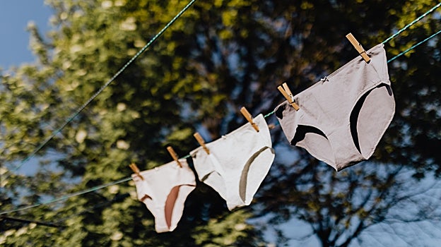 Estas son las prendas que no debes lavar con suavizante