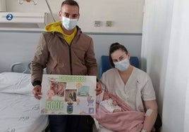 La pequeña Claudia nace en Sevilla con un cheque de 500 euros bajo el brazo