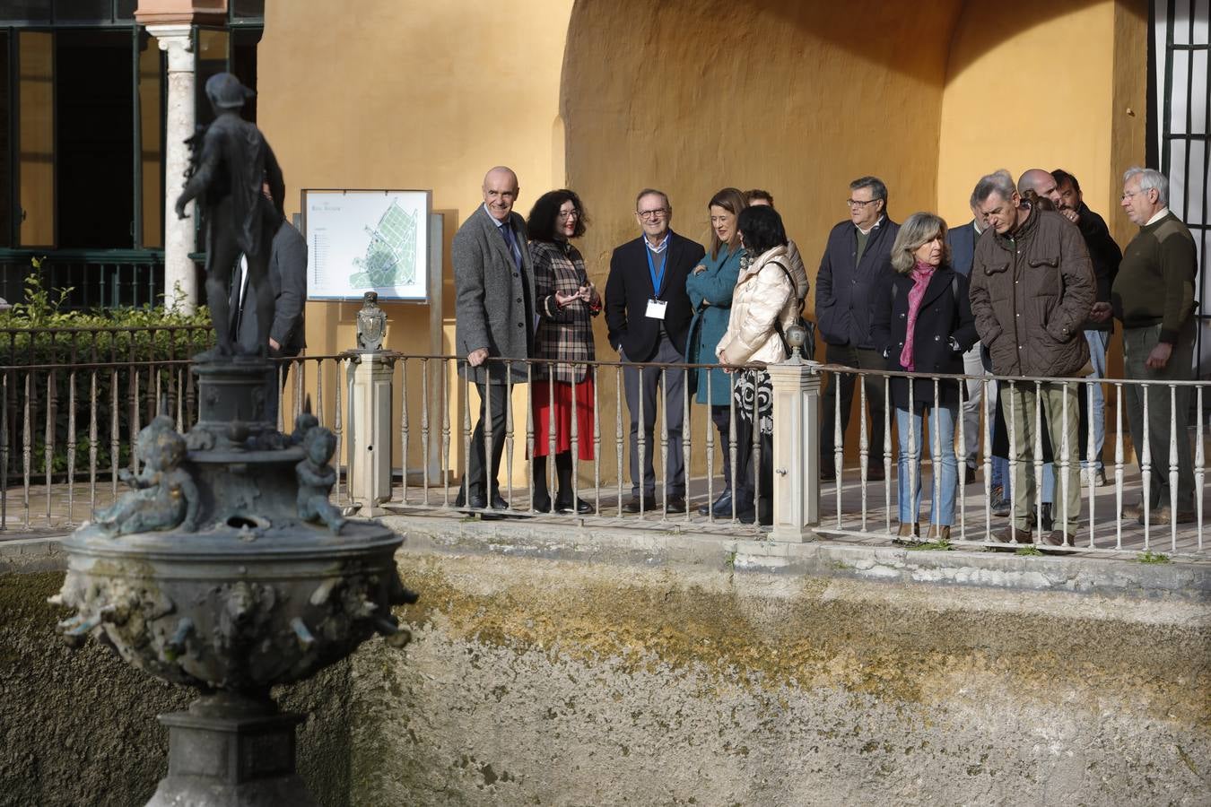 El alcalde aprovechó la visita para hacer balance de las obras de restauración llevadas a cabo en el Real Alcázar